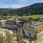 Отель Grand Nosalowy Dwor 4*