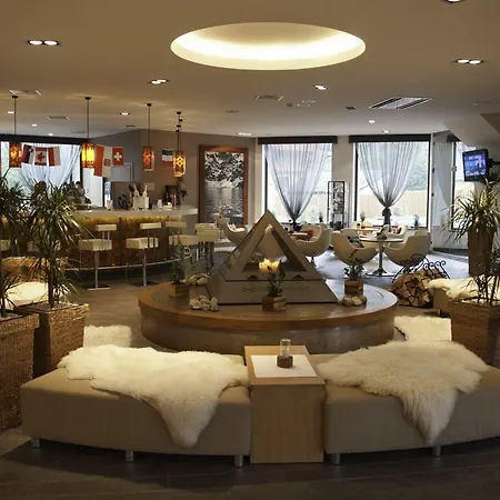 酒店 诺萨洛维庭院大酒店 4*