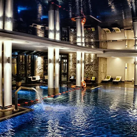 酒店 诺萨洛维庭院大酒店 4*